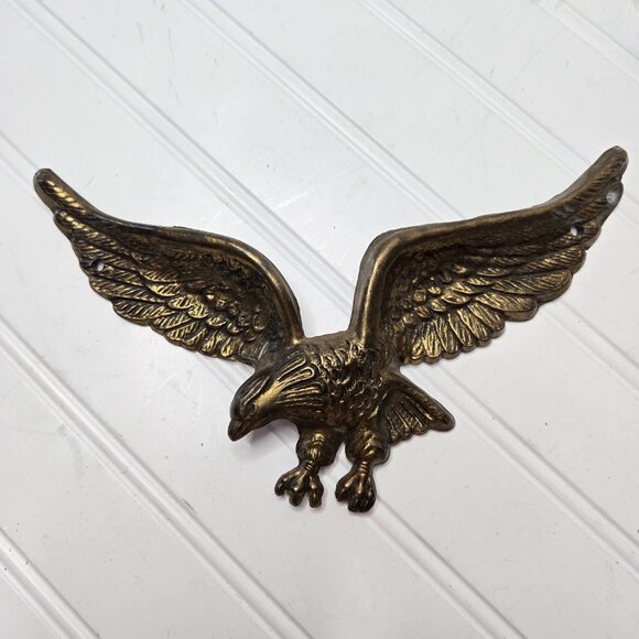 Vintage Wall Plaque American Bald Eagle In Flight Cast Brass 9 in x 5 in #7037 - Picture 2 of 7